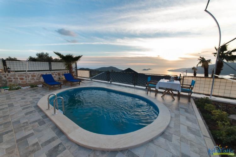 VİLLA HONEY- Kalkan İslamlar'da korunaklı 1+1 balayı villası