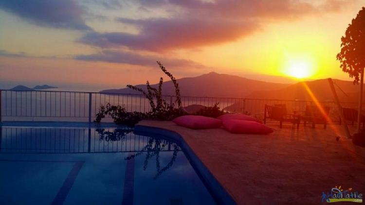 VİLLA GEMİNİ- Kalkan kördere korunaklı villa