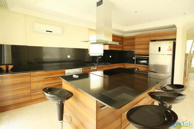 VİLLA DEFNE3-Fethiye Ölüdenizde doğa içinde ortak havuzlu aile villası