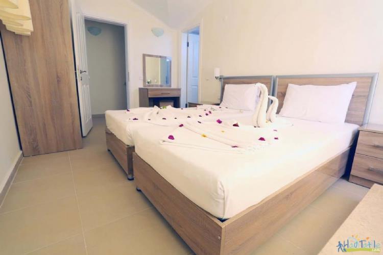 VİLLA DEFNE2-Fethiye Ölüdenizde doğa içinde ortak havuzlu aile villası