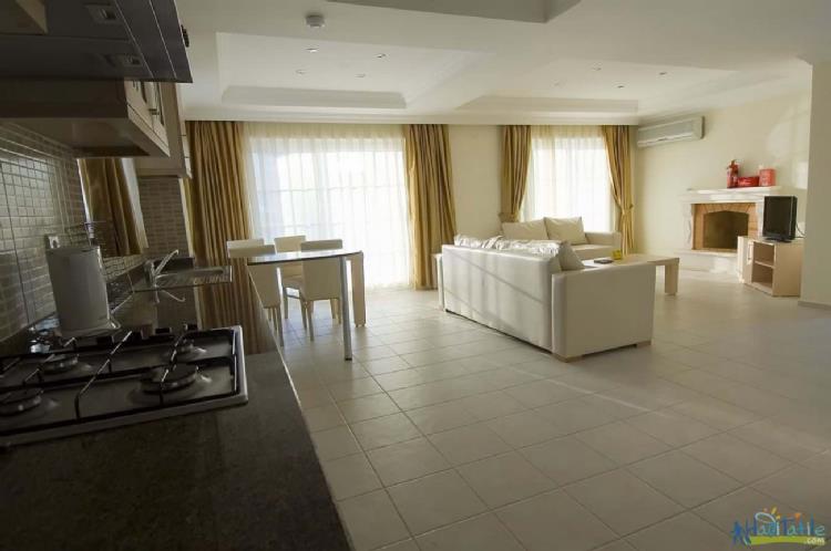 VİLLA BATI-Fethiye Ölüdenizde doğa içinde ortak havuzlu aile villası