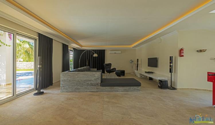 VİLLA DEFNE6-Fethiye Ölüdenizde doğa içinde ortak havuzlu aile villası