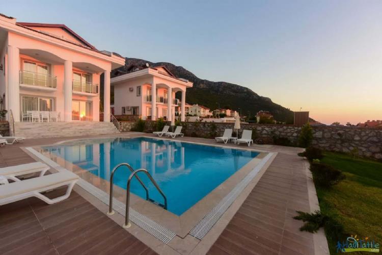 Fethiye Ölüdeniz'de doğa içinde müstakil villa