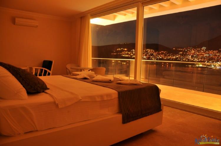 VİLLA KIŞLA-KALKAN KIŞLA MEVKİNDE JAKUZİLİ VİLLA