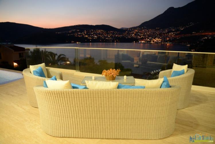 VİLLA LUX-KALKAN KIŞLA MEVKİNDE JAKUZİLİ VİLLA
