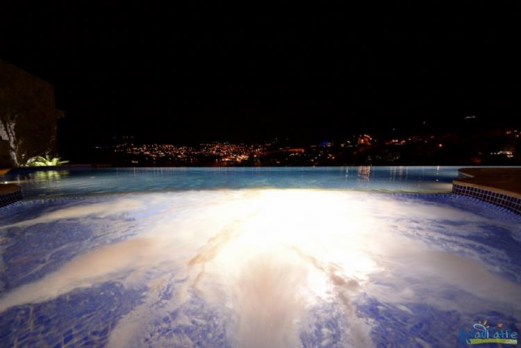 VİLLA LUX-KALKAN KIŞLA MEVKİNDE JAKUZİLİ VİLLA