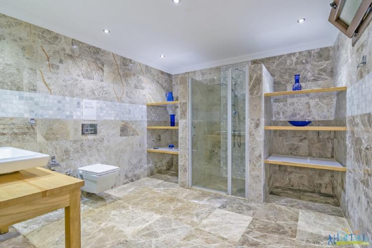 VİLLA AY-Kayaköyde korunaklı aile villası