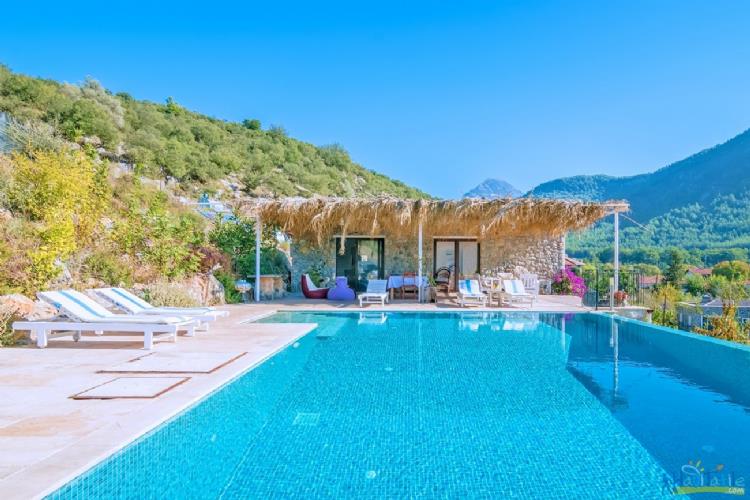 VİLLA AY-Kayaköyde korunaklı aile villası