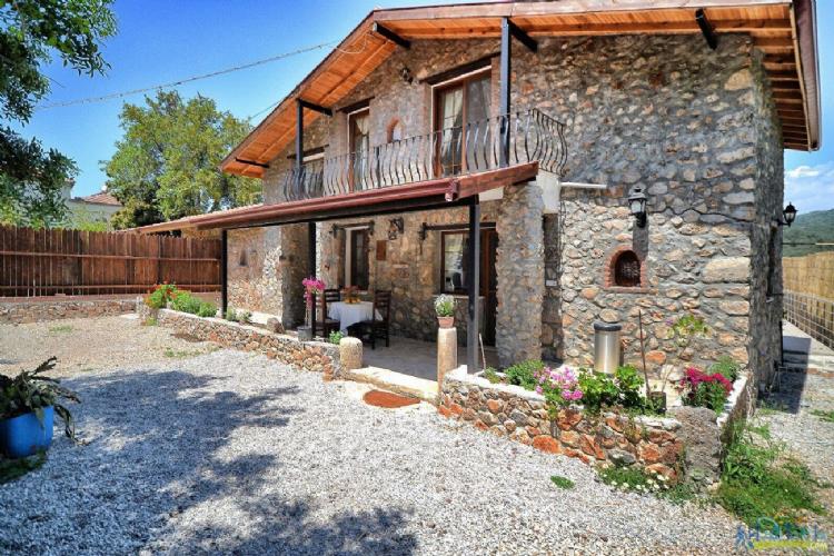 VİLLA TEO-Fethiye Kayaköy'de doğa içinde korunaklı havuzlu aile villası