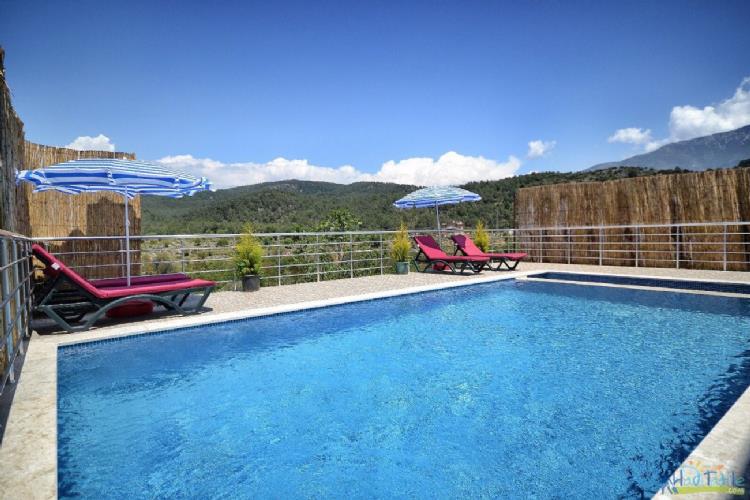 VİLLA TEO-Fethiye Kayaköy'de doğa içinde korunaklı havuzlu aile villası