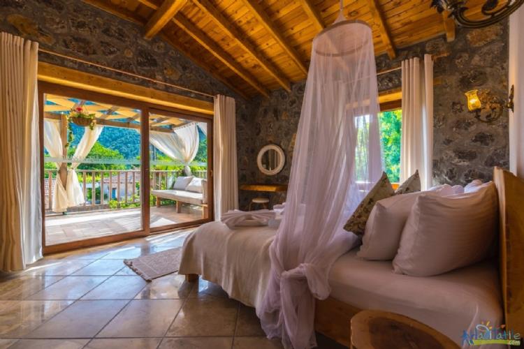 VİLLA SOLE-Fethiye Kayaköy'de jakuzili korunaklı villa