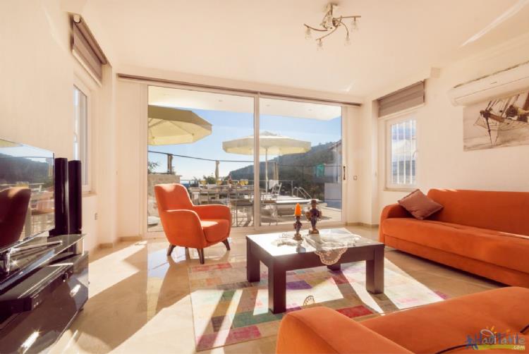 VİLLA MANGOLİA-Kalkan'da korunakli lüks villa