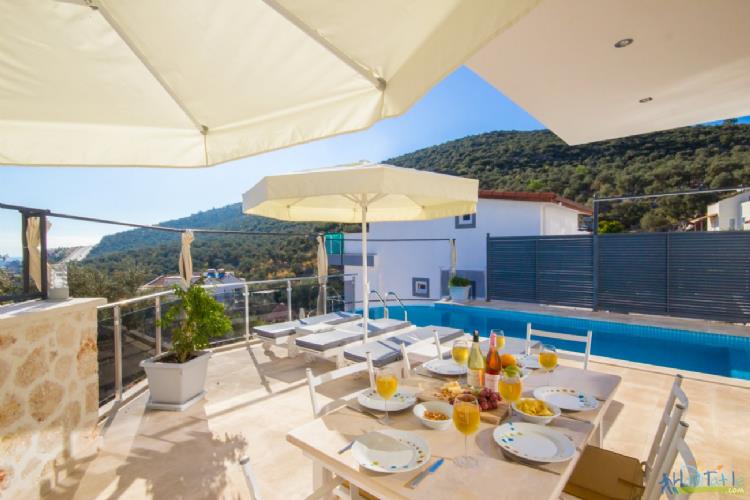 VİLLA MANGOLİA-Kalkan'da korunakli lüks villa