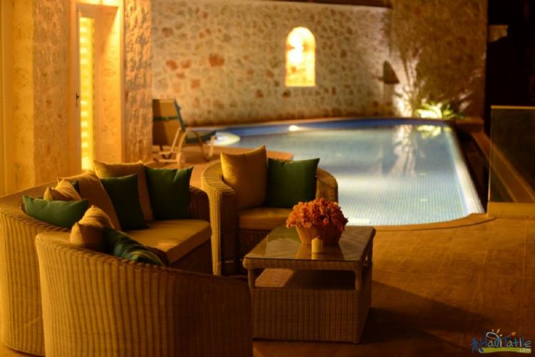 VİLLA LUX-KALKAN KIŞLA MEVKİNDE JAKUZİLİ VİLLA