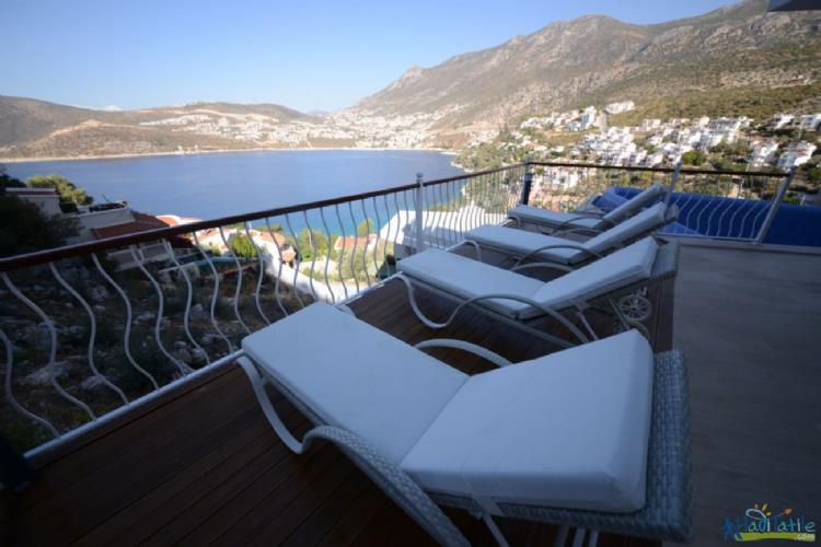 VİLLA KIŞLA-KALKAN KIŞLA MEVKİNDE JAKUZİLİ VİLLA