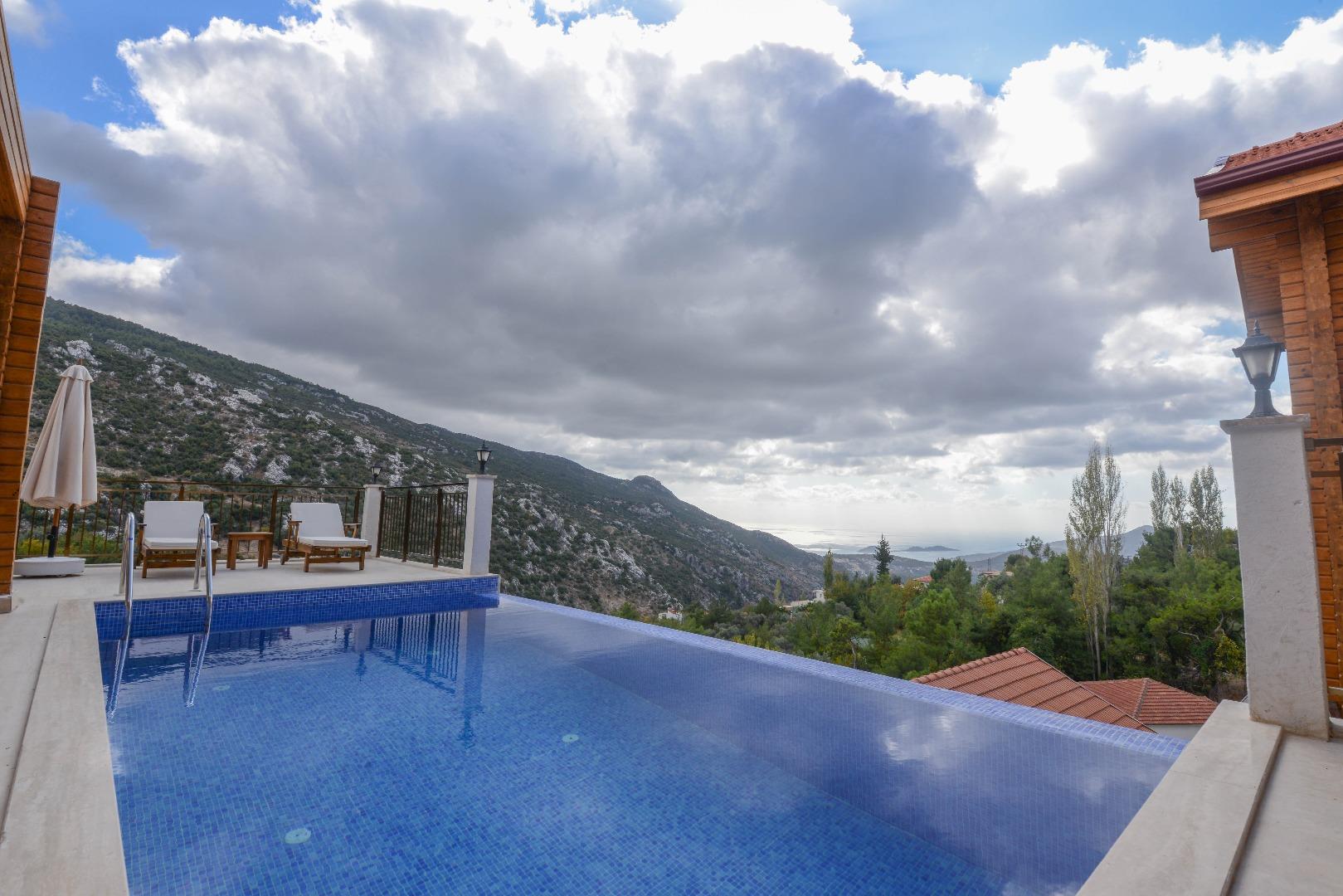 VİLLA CASA-Kalkan İslamlar bölgesinde korunaklı aile villası