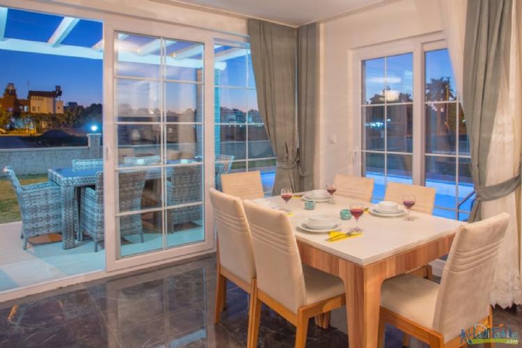 Villa lilium-Denize 500 M aile villası