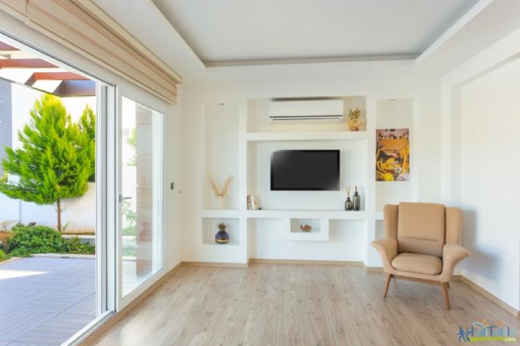 Villa Güney-Denize 400 M aile villası