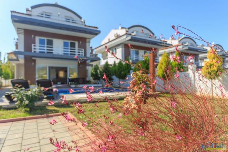 Villa Star-Denize 400 M aile villası