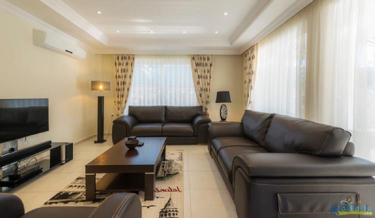 VİLLA DEFNE-Fethiye Ölüdenizde doğa içinde ortak havuzlu aile villası