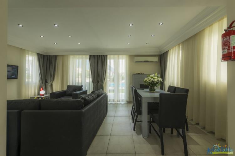 VİLLA GÜN-Fethiye Ölüdenizde doğa içinde ortak havuzlu aile villası