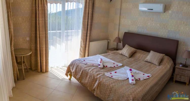 VİLLA DEFNE4-Fethiye Ölüdenizde doğa içinde ortak havuzlu aile villası