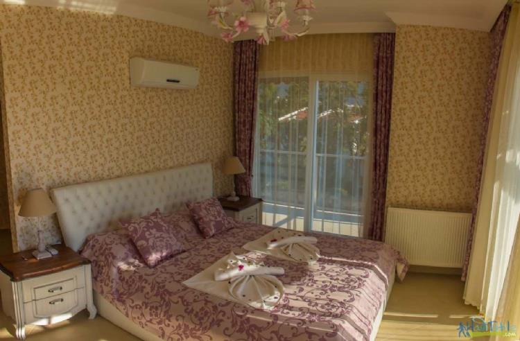 VİLLA DEFNE4-Fethiye Ölüdenizde doğa içinde ortak havuzlu aile villası