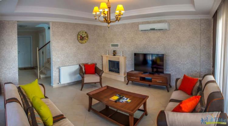 VİLLA DEFNE5-Fethiye Ölüdenizde doğa içinde ortak havuzlu aile villası